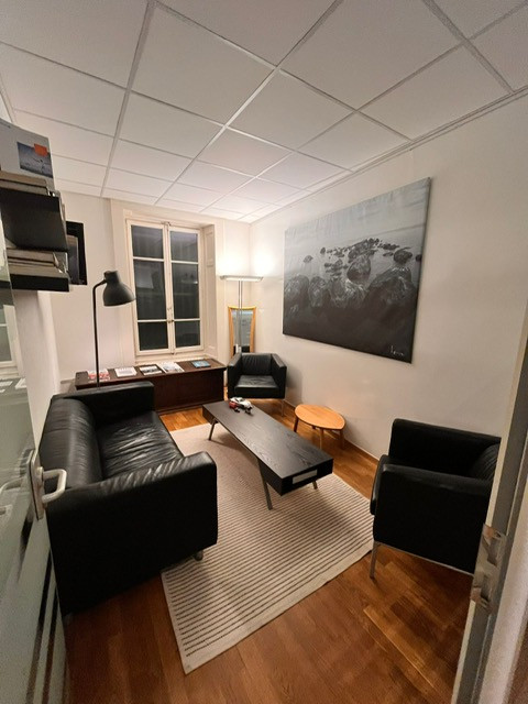 Bureau/poste de travail en sous-location au cœur de Genève 6