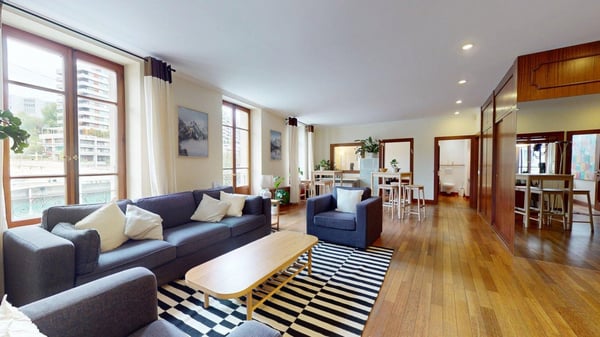 GENEVE - BUREAUX A LOUER DANS UN IMMEUBLE DE CARACTERE 1