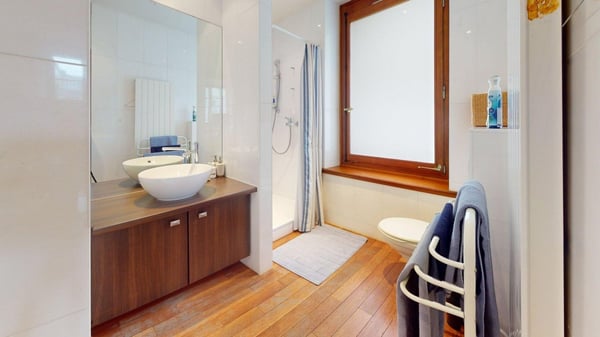 GENEVE - BUREAUX A LOUER DANS UN IMMEUBLE DE CARACTERE 9