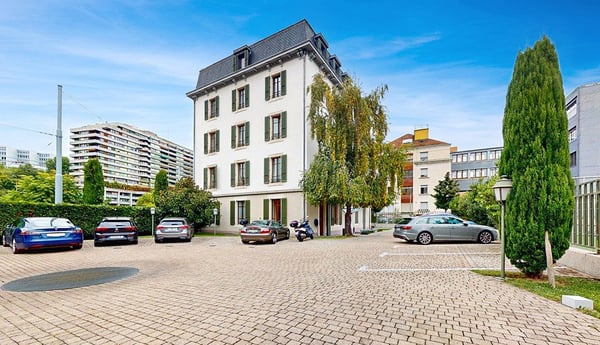 GENEVE - BUREAUX A LOUER DANS UN IMMEUBLE DE CARACTERE 1