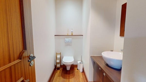 GENEVE - BUREAUX A LOUER DANS UN IMMEUBLE DE CARACTERE 10