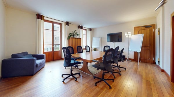 GENEVE - BUREAUX A LOUER DANS UN IMMEUBLE DE CARACTERE 3