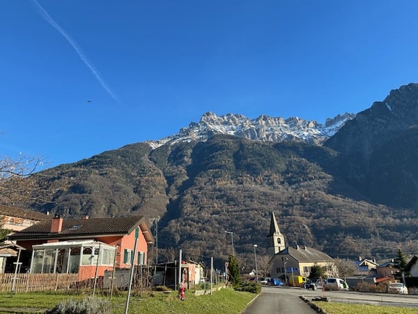 BEL APPARTEMENT D'ANGLE EN ATTIQUE AU CENTRE DU VILLAGE D'EVIONNAZ 8