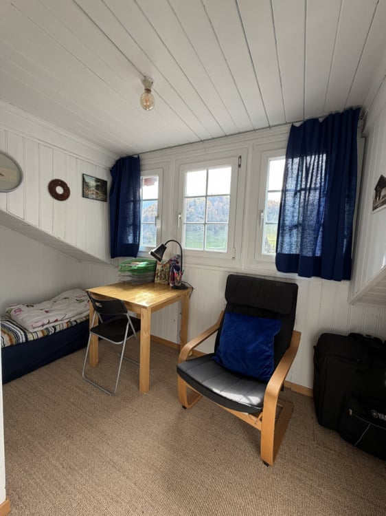 Magnifique ancienne gare du MOB rénovée aux Sciernes d’Albeuve 9