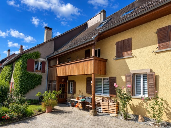 IMMEUBLE DE RENDEMENT ENTIÈREMENT RÉNOVÉ - 3 LOGEMENTS - ÉTAT LOCATIF CHF 61'800 1