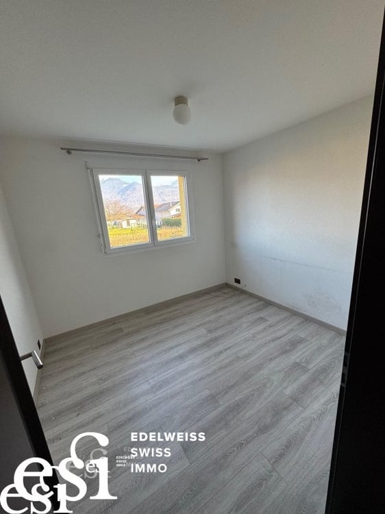Spacieuse villa individuelle de 5.5 pces et son annexe à Muraz 9