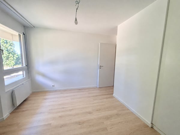 Appartement traversant rénové dans une copropriété bien entretenue 6