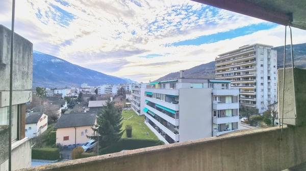 Elégant 4.5p rénové centre ville Sierre 12
