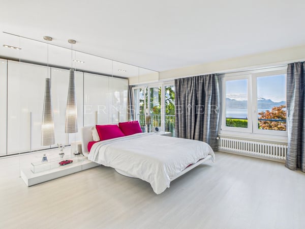 Propriété de prestige avec jardin paysager, piscine et panorama sur le Léman 5