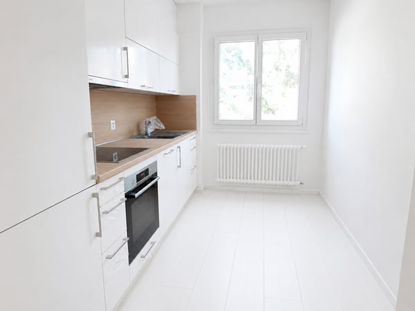 À louer - 4 pièces rénové au 1er étage d'un petit immeuble de 2 étages à Pully 3