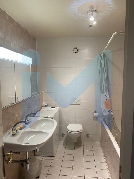 Appartement de 4,5 pièces au 5eme étage situé à Genève 1205 9