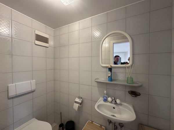Joli bureau lumineux, bien situé 7