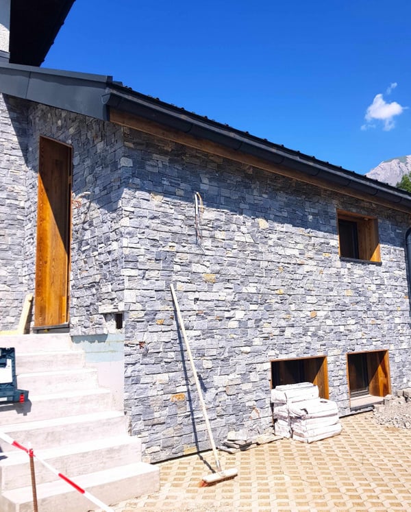 MAISON DE CHARME ÉCOLOGIQUE NEUVE AVEC JARDIN, PARKINGS ET BELLE VUE 2