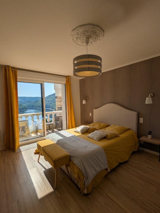 Envie de changer de vie ? Et si cette villa en France était faite pour vous ? 12