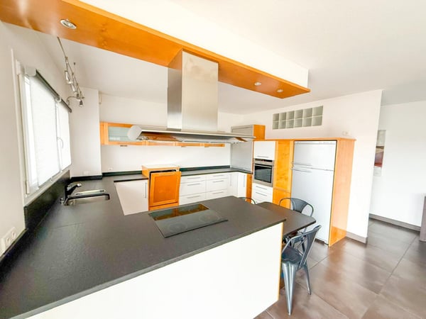 En France, Village-Neuf : L'Appartement 4 Pièces Premium aux Prestations Uniques 2