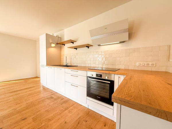 En France, Village-Neuf : Appartement 4 Pièces de Standing 3