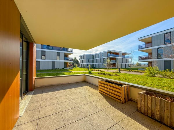 En France, Village-Neuf : Appartement 4 Pièces de Standing 7
