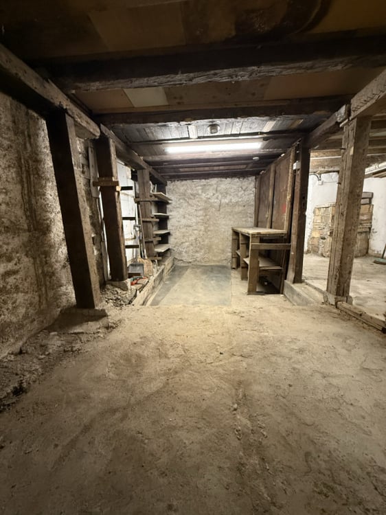 Local dépôt / atelier de 25 m² avec électricité 5