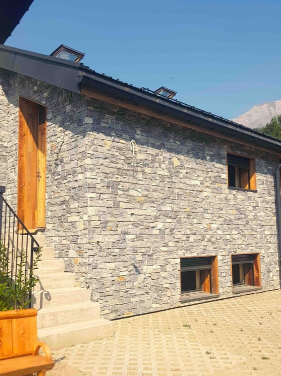 MAISON VILLAGEOISE NEUVE ÉCOLOGIQUE, JARDIN, CAVE, 2 PARKINGS 1