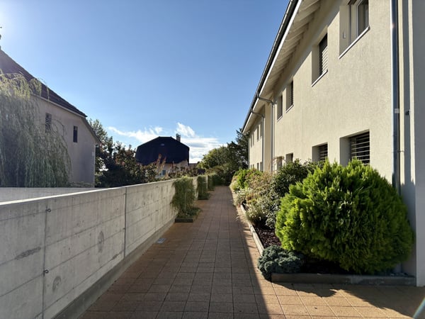 Lumineux récent duplex 4,5p au centre de Genolier Terrasse  2 places de parking 1