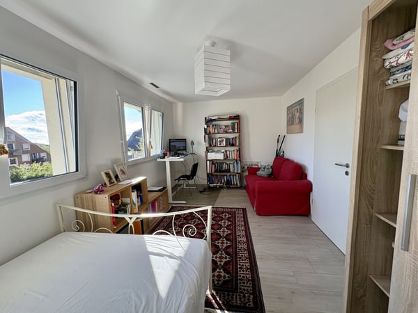 Lumineux récent duplex 4,5p au centre de Genolier Terrasse  2 places de parking 6