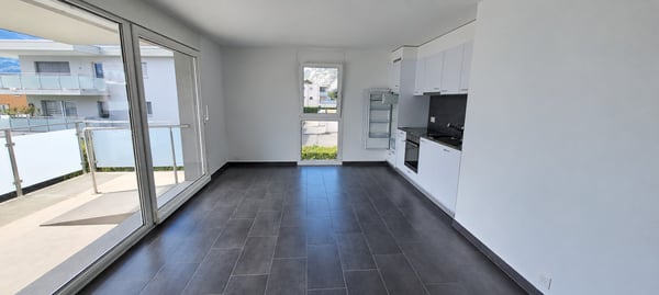 À louer de suite - Bel appartement de 2,5 pièces avec grand balcon 2