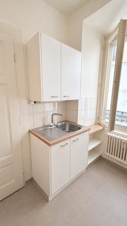 3 pièces rénové avec cachet - moulures, parquet - La Chaux-de-Fonds 6