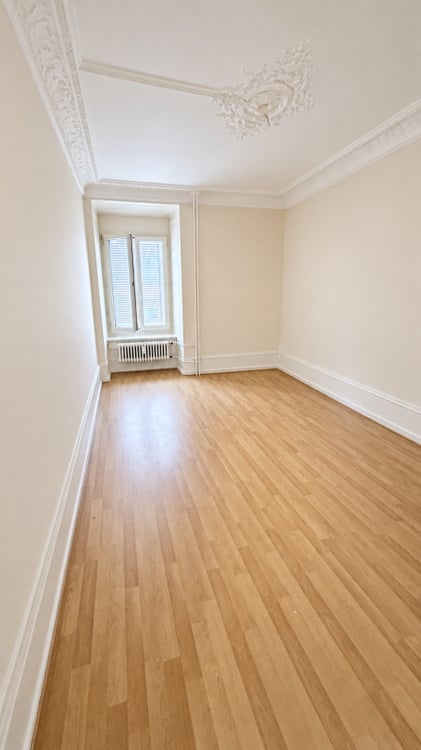 3 pièces rénové avec cachet - moulures, parquet - La Chaux-de-Fonds 3