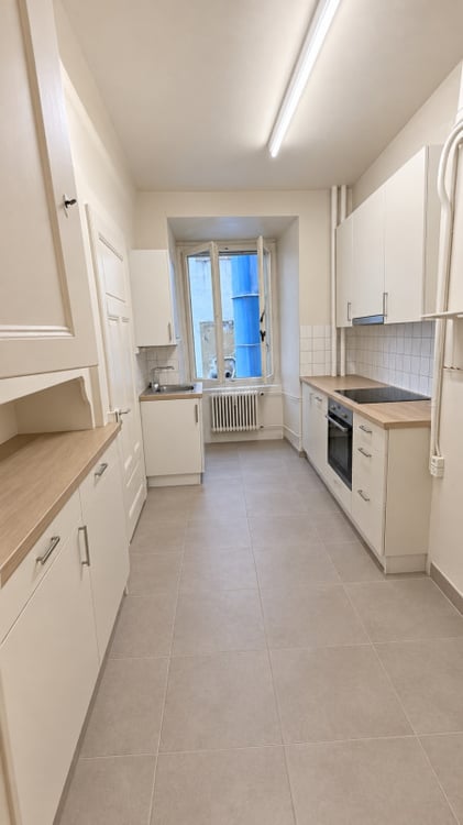 3 pièces rénové avec cachet - moulures, parquet - La Chaux-de-Fonds 4