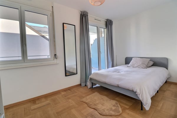 Magnifique 3.5 pièces entièrement meublé aux acacias avec terrasse 4