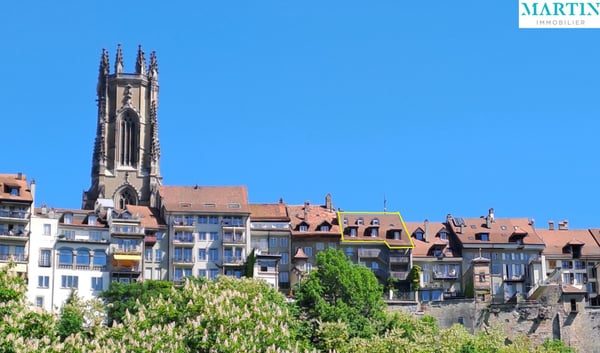 A vendre au coeur de la Vieille Ville de Fribourg un magnifique attique 3
