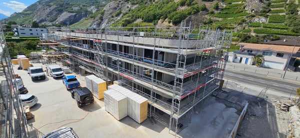 Attique d'exception avec terrasse et vue sur les montagnes 2