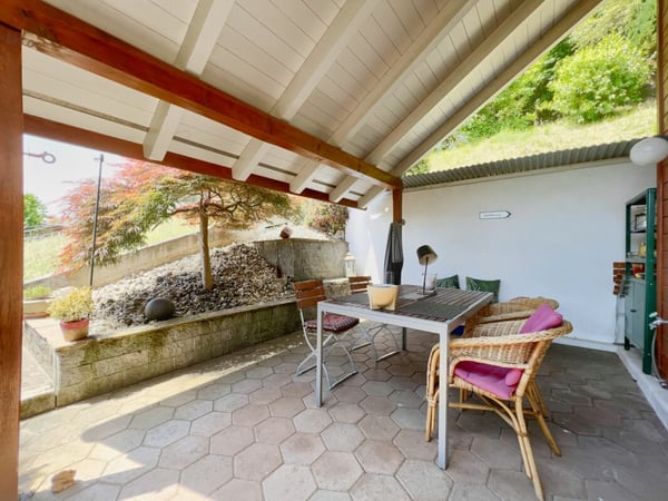 Grosszügiges Generationenhaus an sonniger Hanglage mit traumhafter Weitsicht ins Grüne 12