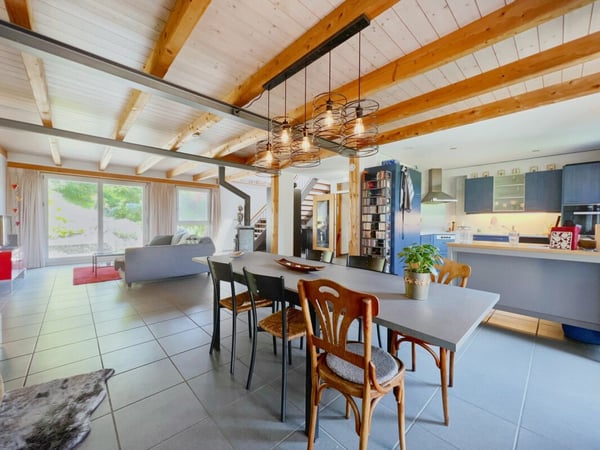 Grosszügiges Generationenhaus an sonniger Hanglage mit traumhafter Weitsicht ins Grüne 7