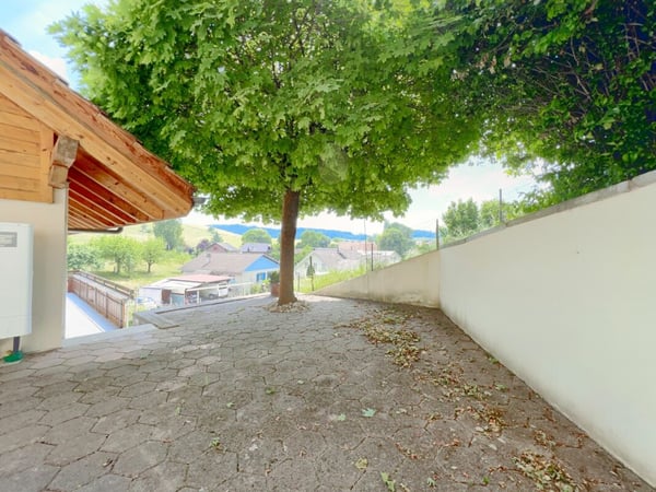 Grosszügiges Generationenhaus an sonniger Hanglage mit traumhafter Weitsicht ins Grüne 13