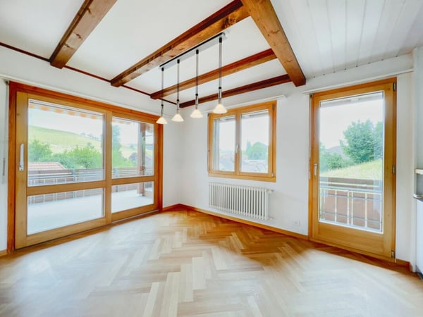 Grosszügiges Generationenhaus an sonniger Hanglage mit traumhafter Weitsicht ins Grüne 18