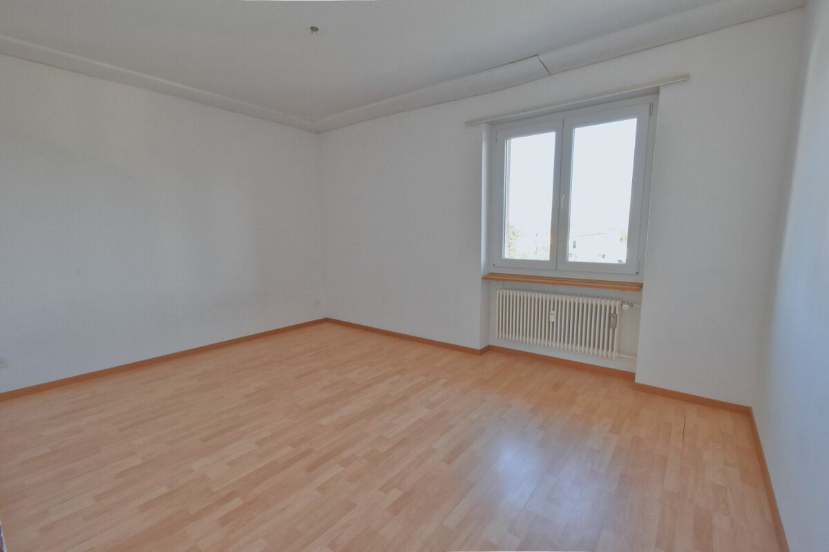 Sonnige & helle Wohnung mit Balkon an ruhiger Lage