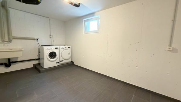 Moderne & helle Dachwohnung mit Klimaanlage & Solaranlage 9