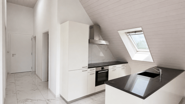Moderne & helle Dachwohnung mit Klimaanlage & Solaranlage 4
