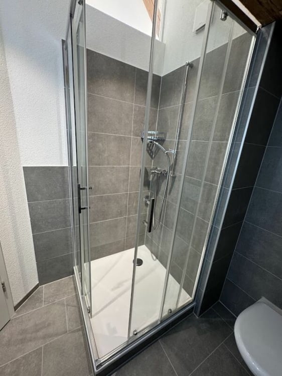 Sonnige Dachwohnung mit Sichtbalken und besonderem Charme 12