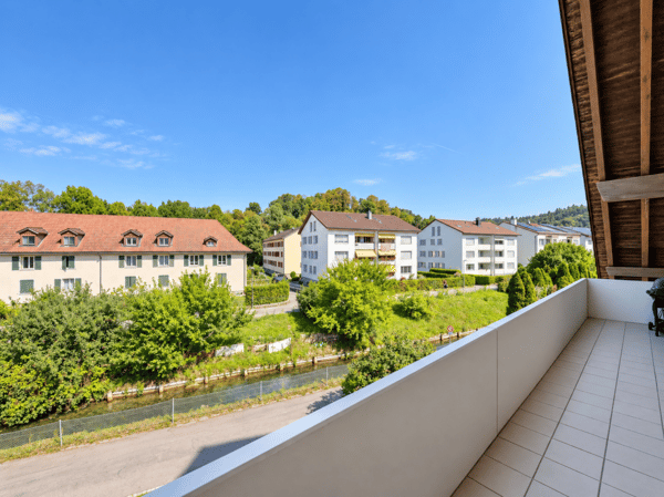 Charmante Dachwohnung mit Cheminée, grossem Balkon und Weitsicht 3