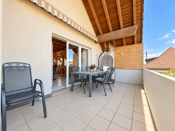 Charmante Dachwohnung mit Cheminée, grossem Balkon und Weitsicht 4