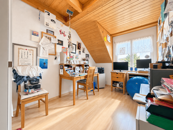 Charmante Dachwohnung mit Cheminée, grossem Balkon und Weitsicht 8