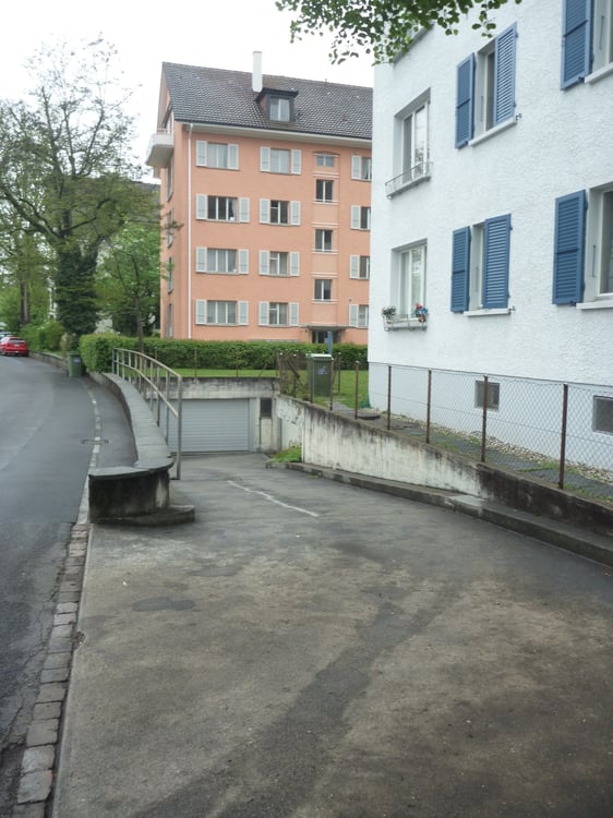 Bern Bümpliz - Einstellhallenplatz 10