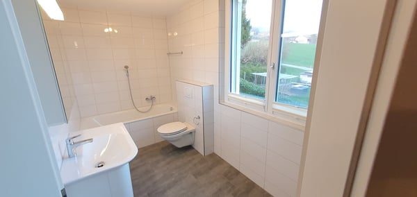 Helle 4.5-Zimmer-Wohnung mit Balkon und Lift in Attiswil 3
