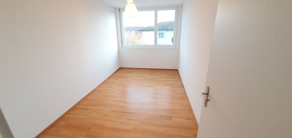 Helle 4.5-Zimmer-Wohnung mit Balkon und Lift in Attiswil 4