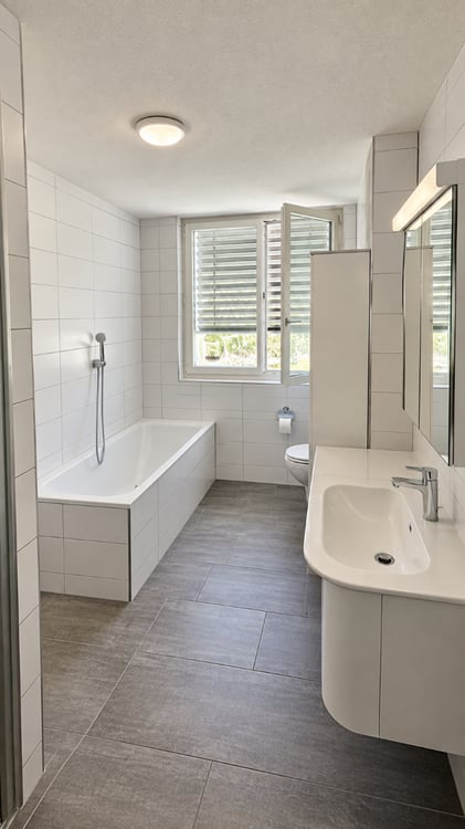 Helle 2.5-Zimmer-Wohnung mit Balkon und Lift in Attiswil 5