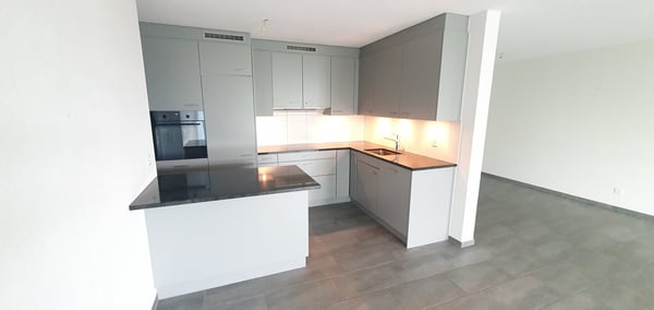 Helle 2.5-Zimmer-Wohnung mit Balkon und Lift in Attiswil 2