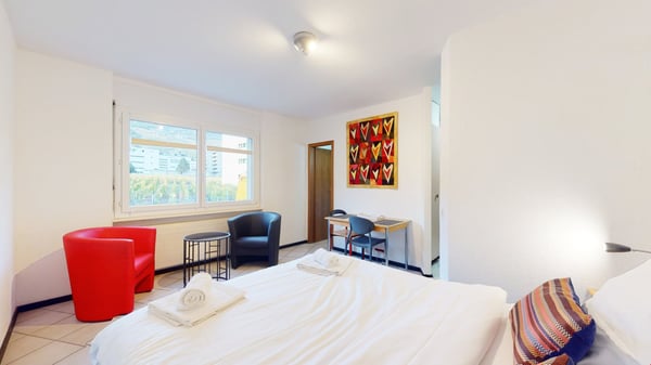 Studio spacieux dans un joli quartier à Sierre 4