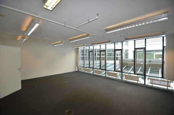 700m2 mit gut unterteilten Räume für sich alleine?! Bei uns werden Sie fündig. 7